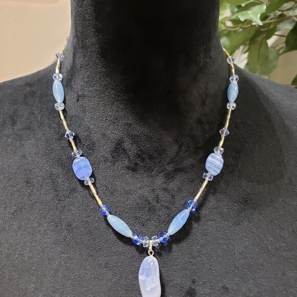 Womens Oval Blue & White Glass Beaded Pendant Necklace - Picture 2 of 6
